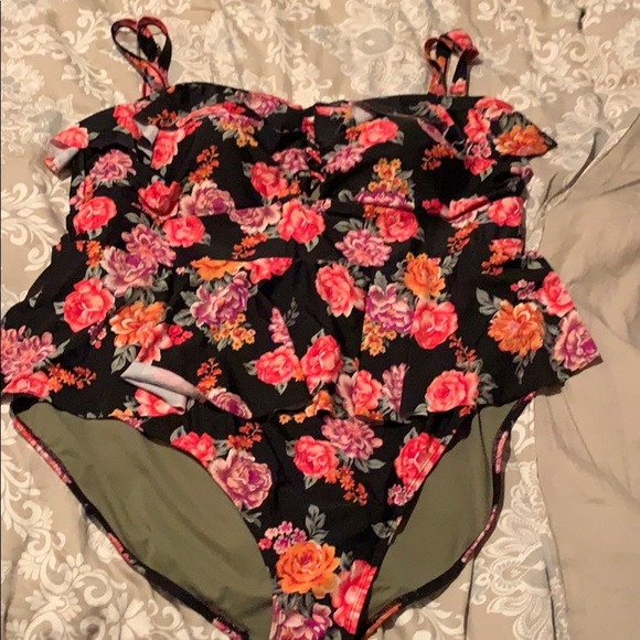Terra Sky flowered peplum one piece bathing suit 5X ruffled and lace details - Picture 3 of 4